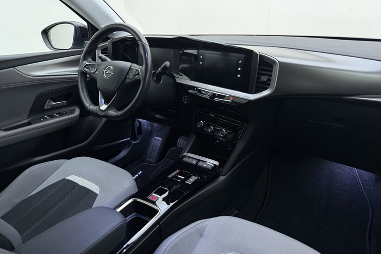 Vehicle Image 16