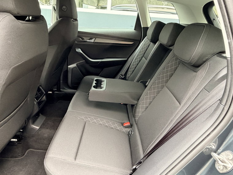 Vehicle Image 35