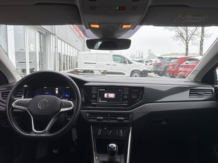 Vehicle Image 17