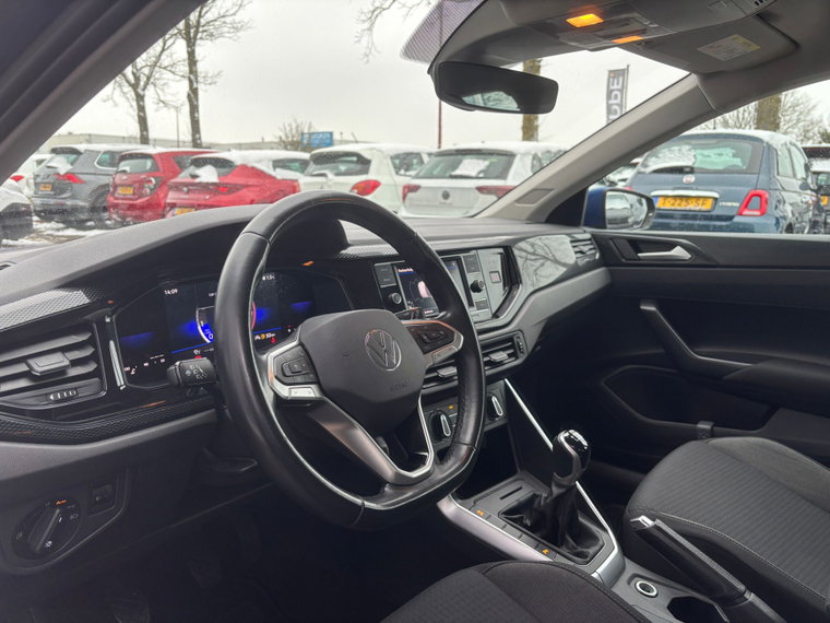 Vehicle Image 18