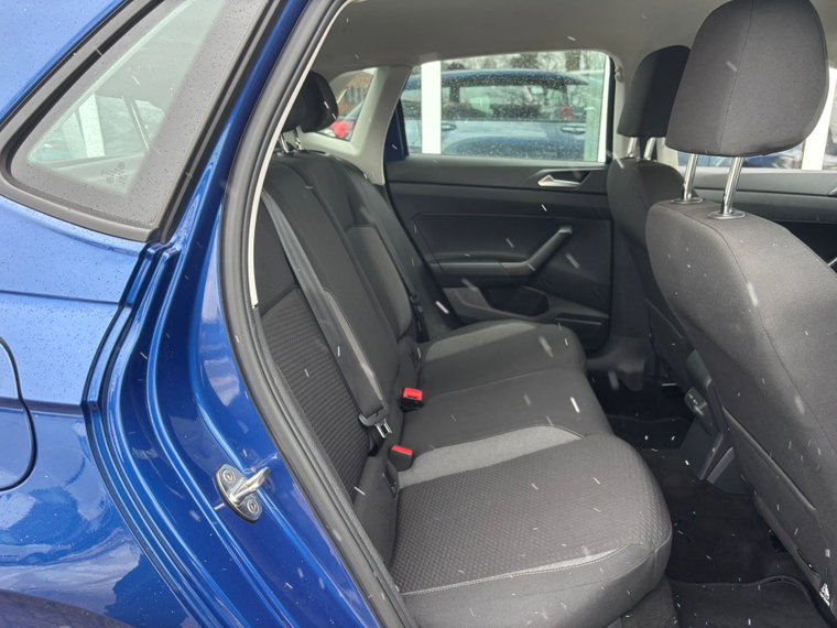 Vehicle Image 23