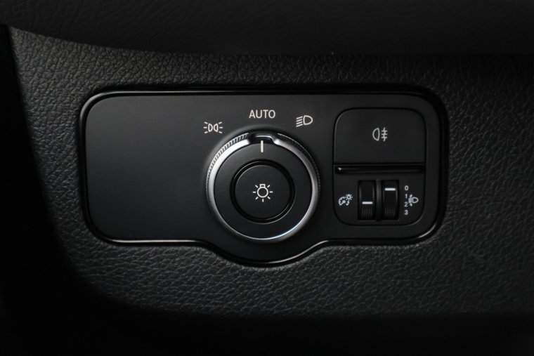 Vehicle Image 27