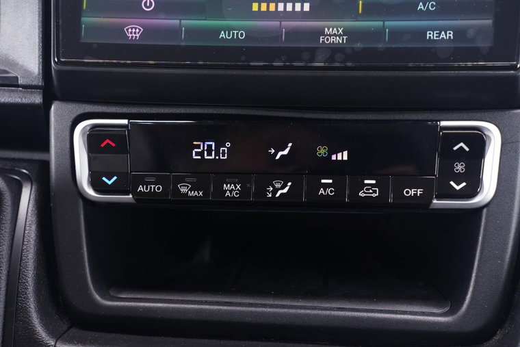 Vehicle Image 32
