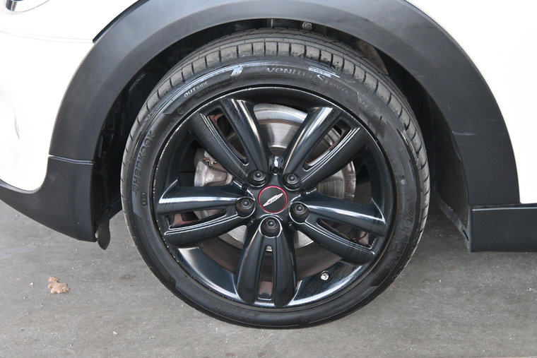 Vehicle Image 15