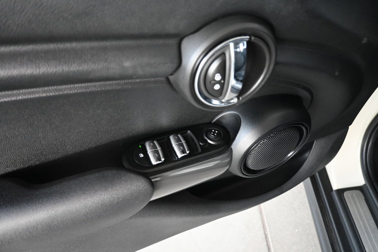 Vehicle Image 36
