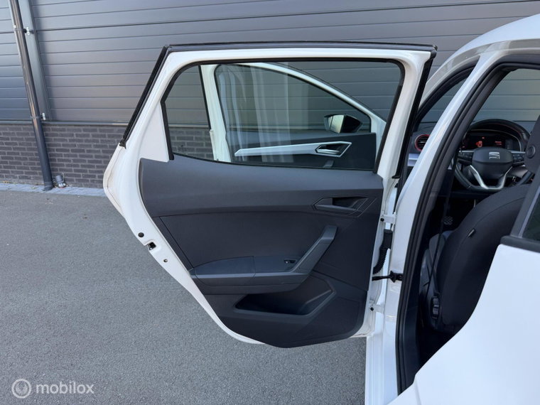 Vehicle Image 26