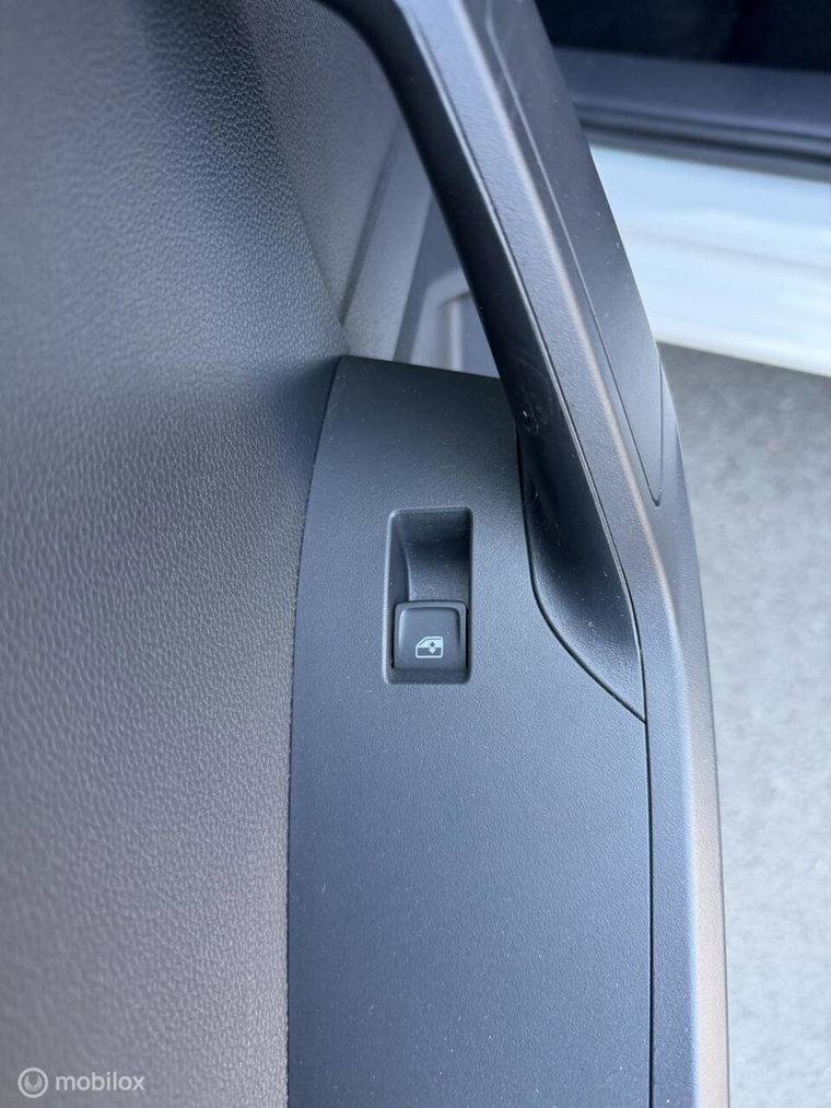 Vehicle Image 27