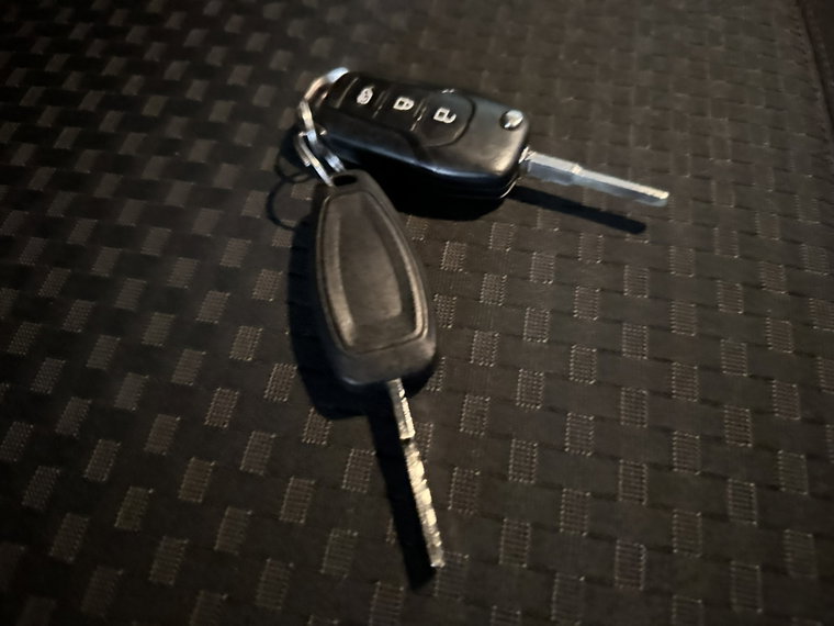 Vehicle Image 18