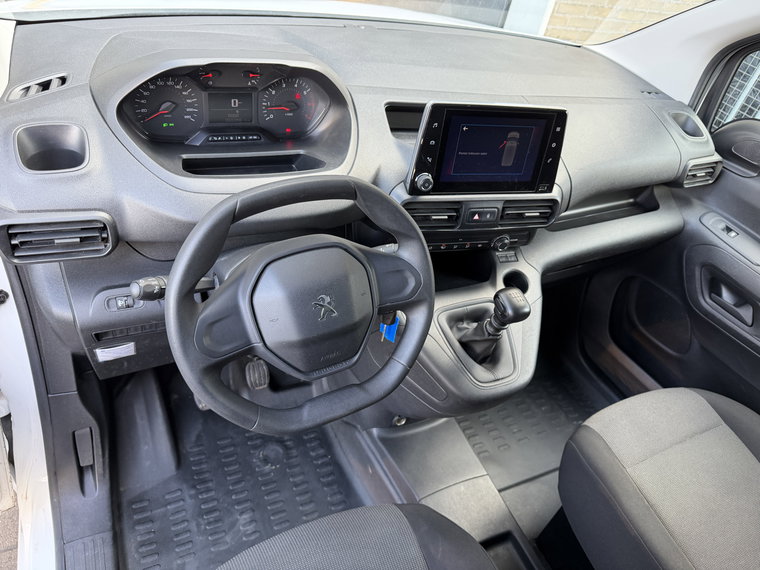 Vehicle Image 22