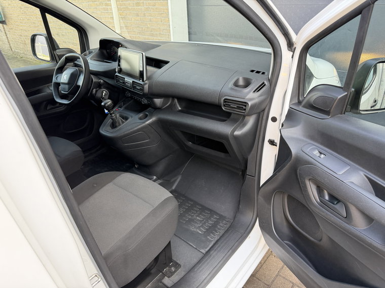 Vehicle Image 27