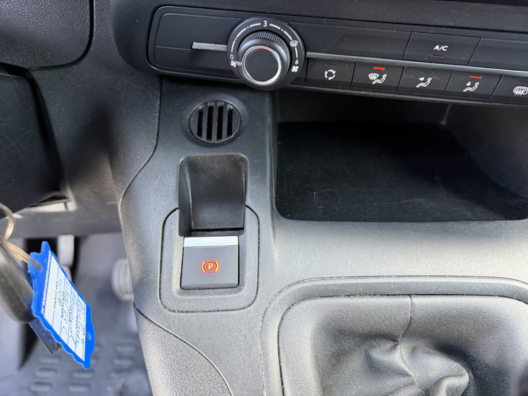 Vehicle Image 39