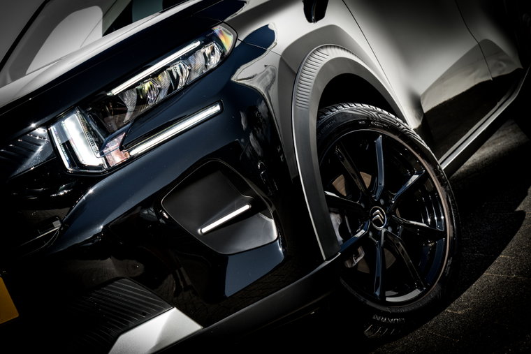 Vehicle Image 8