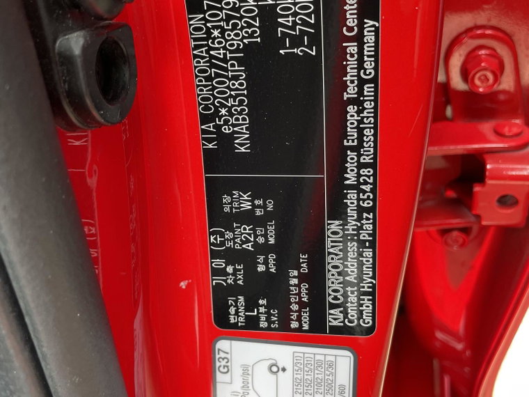 Vehicle Image 25