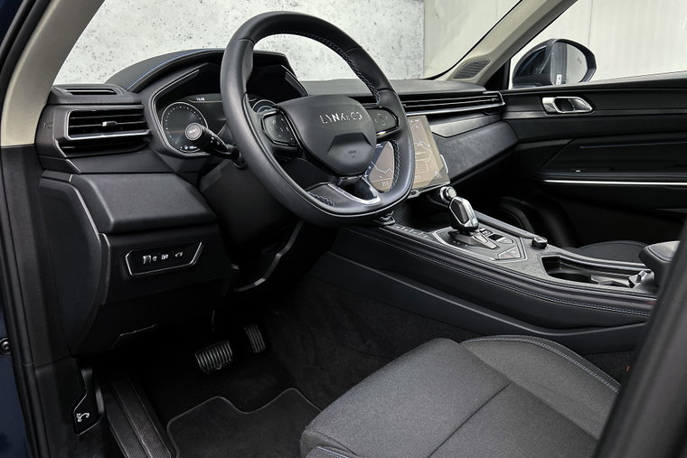 Vehicle Image 21