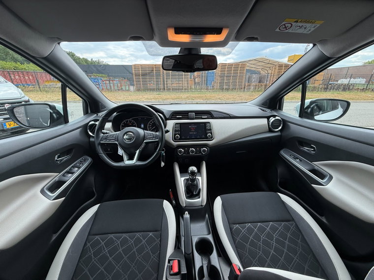 Vehicle Image 26