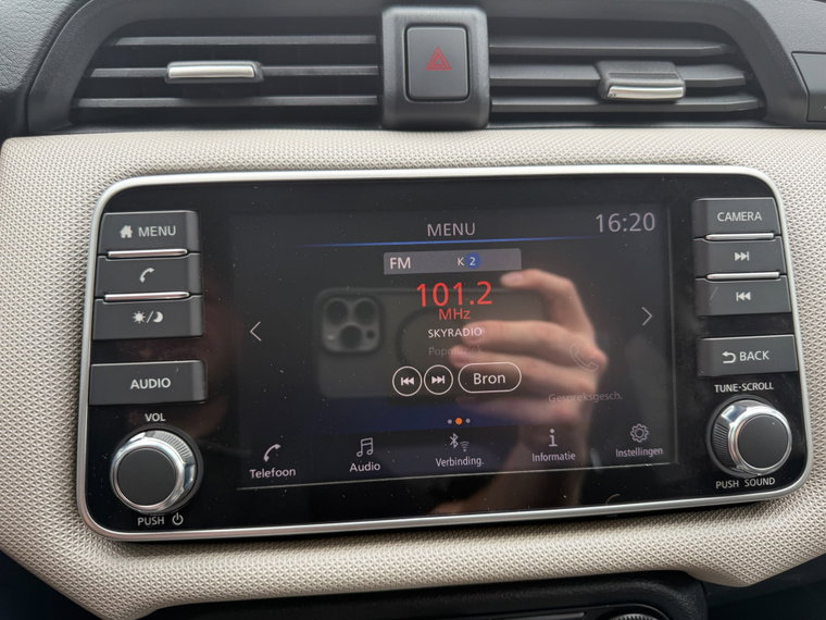 Vehicle Image 32