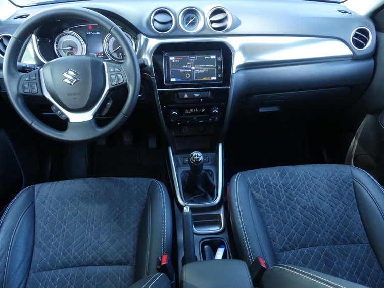 Vehicle Image 6