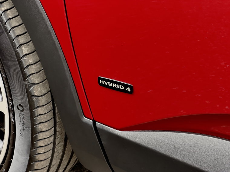 Vehicle Image 25