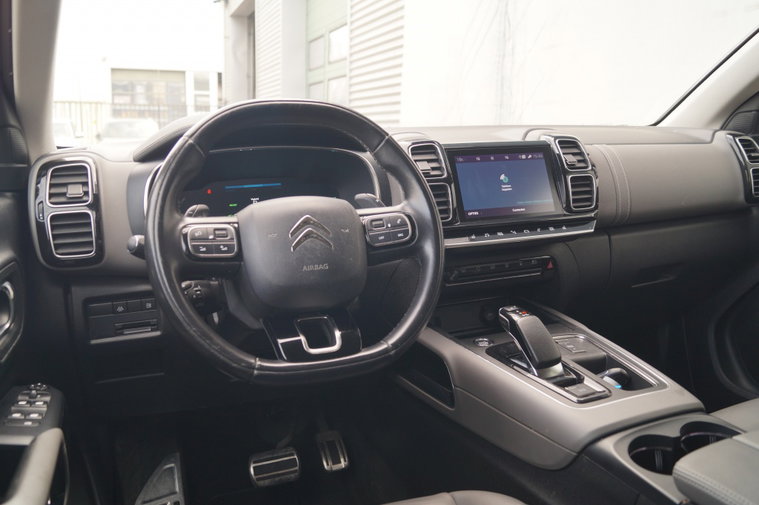 Vehicle Image 11
