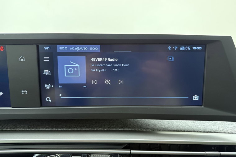 Vehicle Image 25