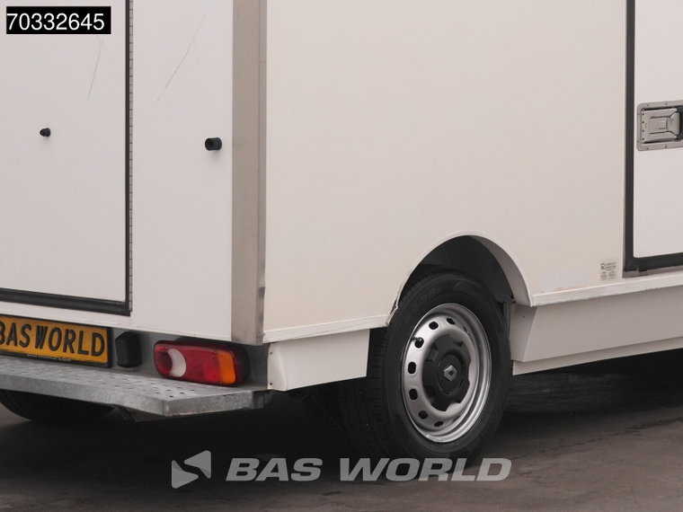 Vehicle Image 33