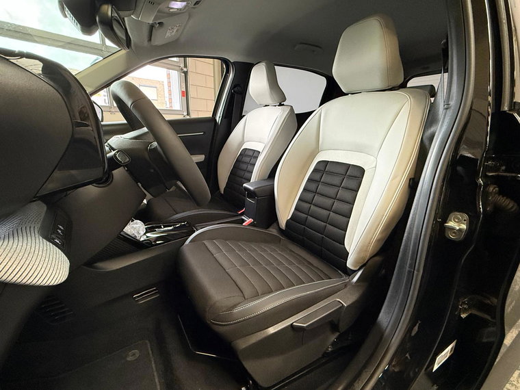 Vehicle Image 21