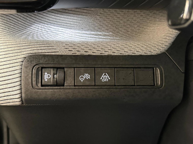 Vehicle Image 27