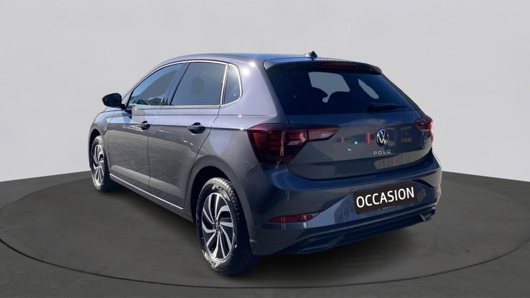 Vehicle Image 9