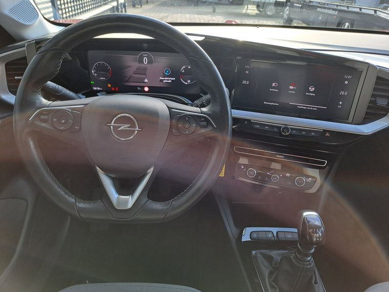 Vehicle Image 21