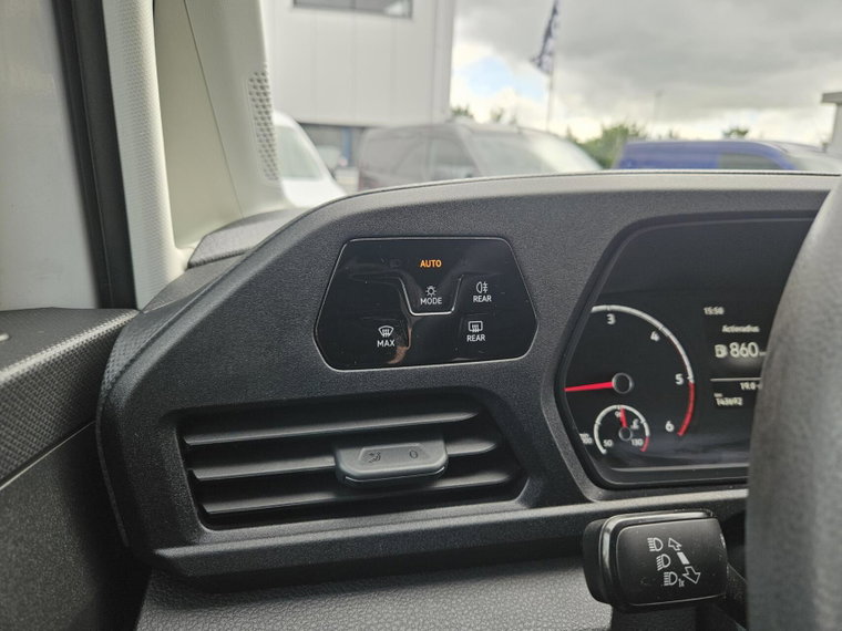 Vehicle Image 28