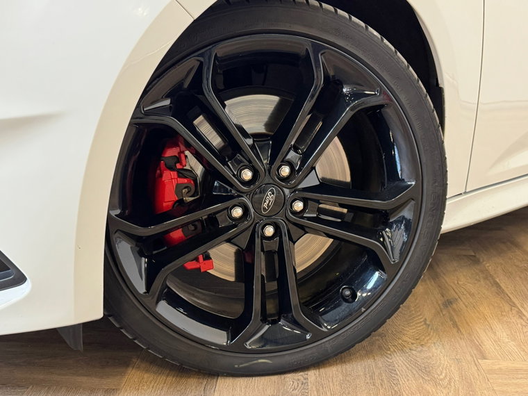 Vehicle Image 35