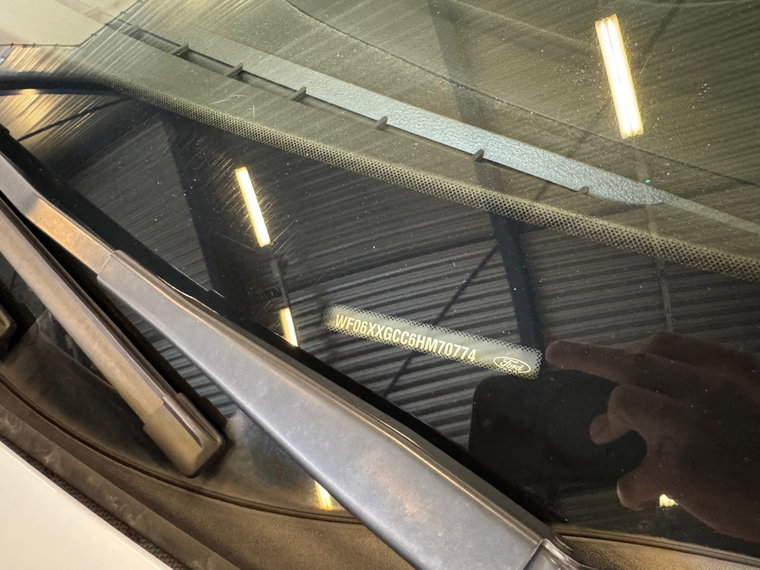 Vehicle Image 38