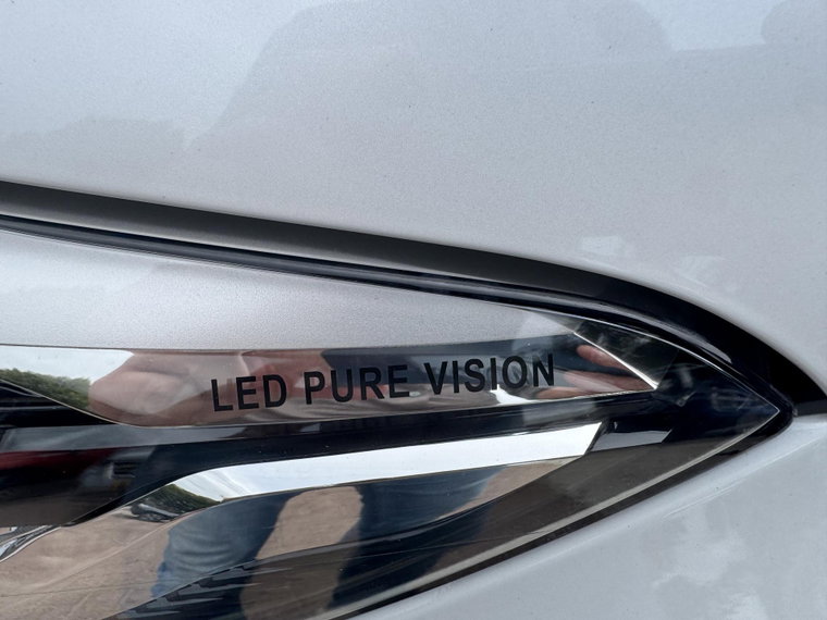 Vehicle Image 10