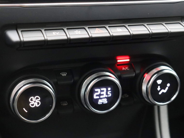 Vehicle Image 27