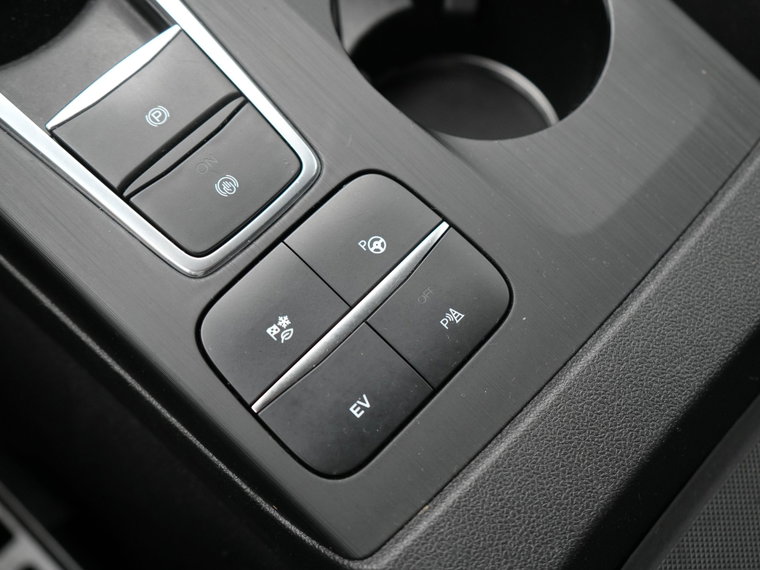 Vehicle Image 38