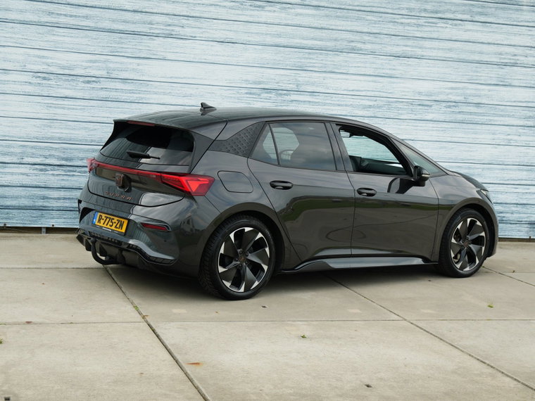 Vehicle Image 12