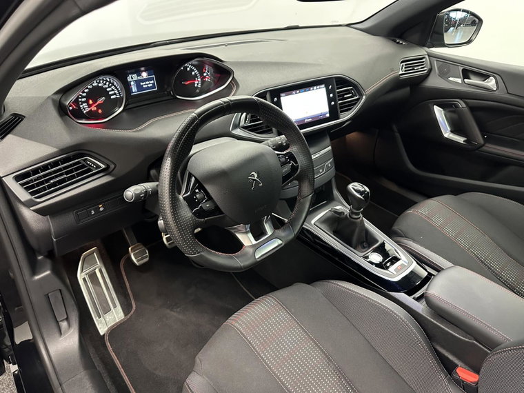 Vehicle Image 17