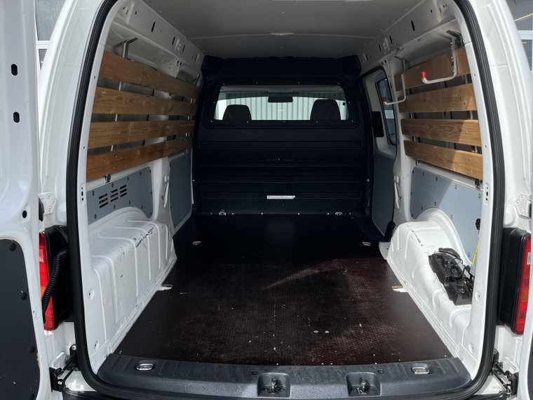 Vehicle Image 25