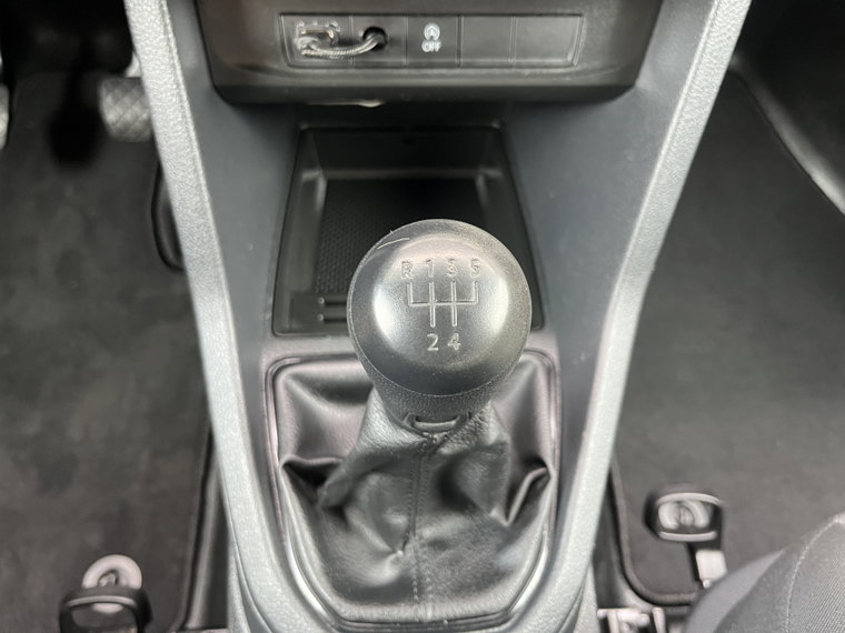 Vehicle Image 33