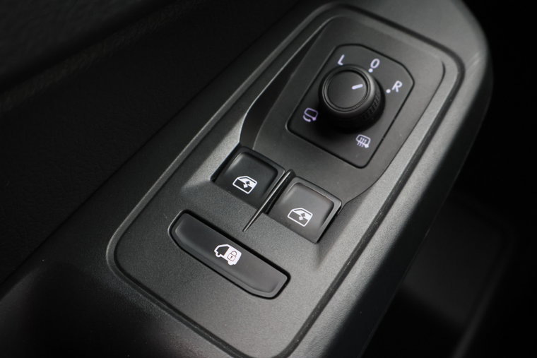 Vehicle Image 28