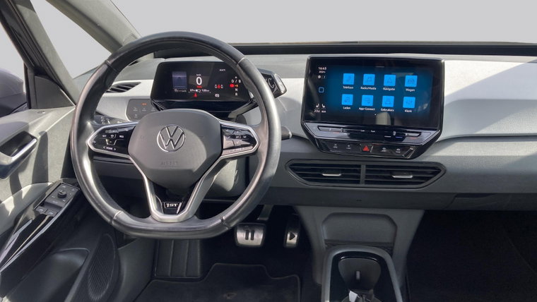 Vehicle Image 25