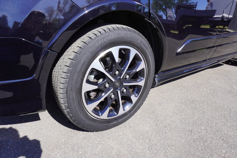 Vehicle Image 7
