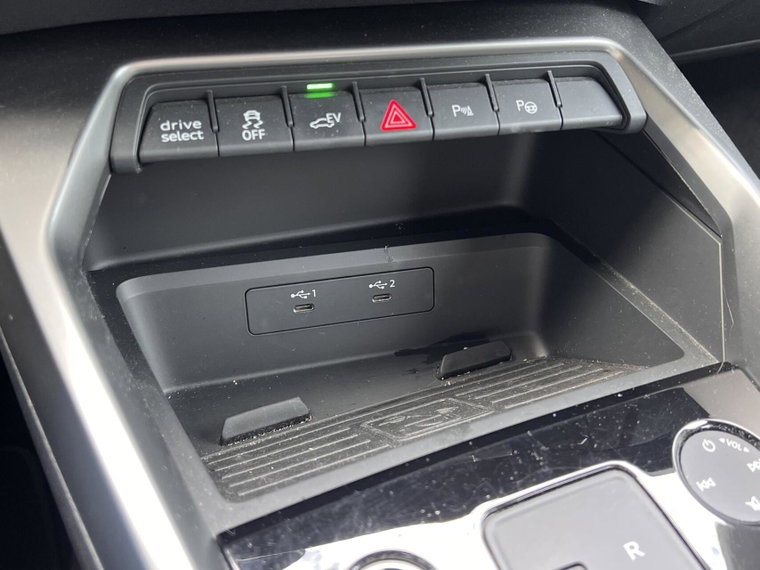 Vehicle Image 37