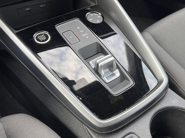 Vehicle Image 38