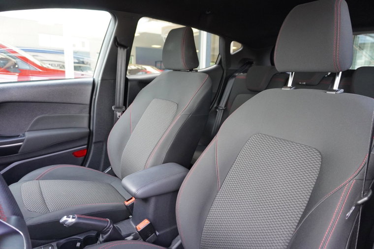 Vehicle Image 12