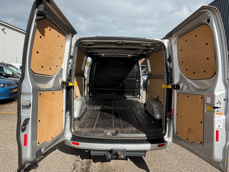 Vehicle Image 8