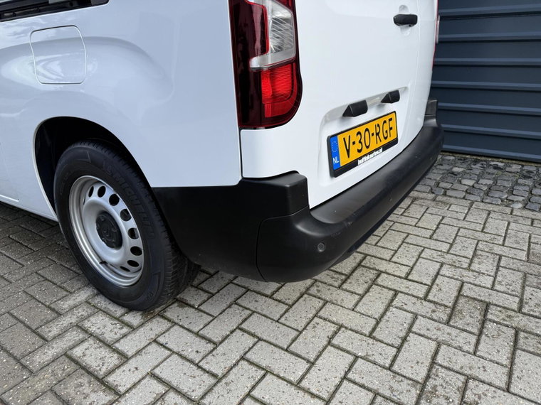 Vehicle Image 23