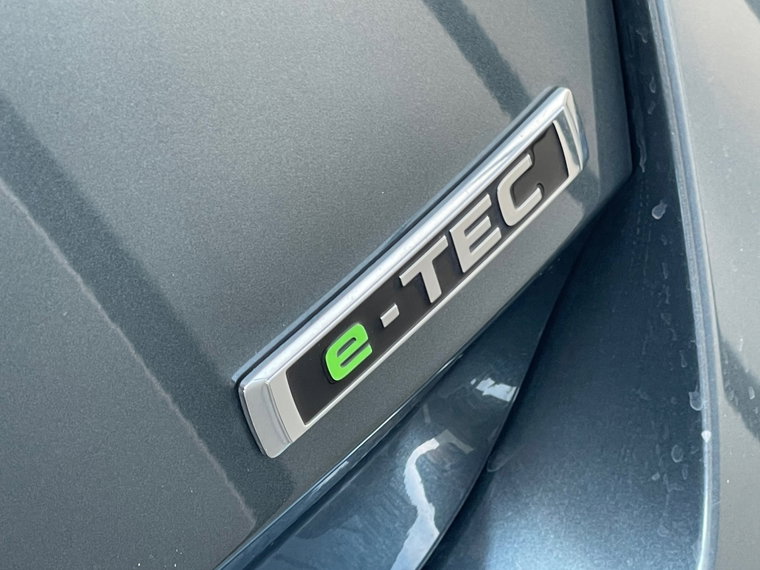 Vehicle Image 25