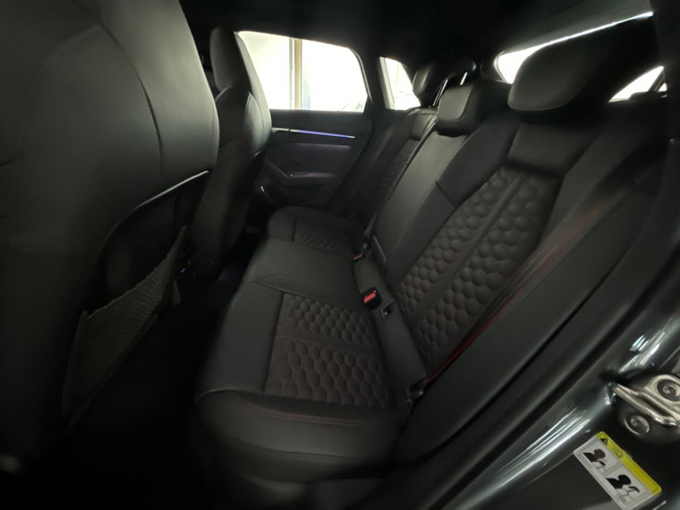 Vehicle Image 31