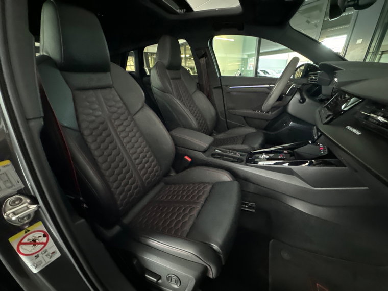 Vehicle Image 37